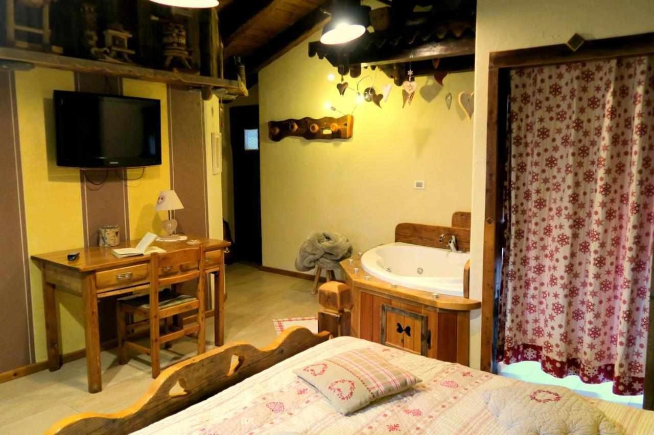 Romantica Suite Con Vasca Idromassaggio Aosta Eksteriør billede