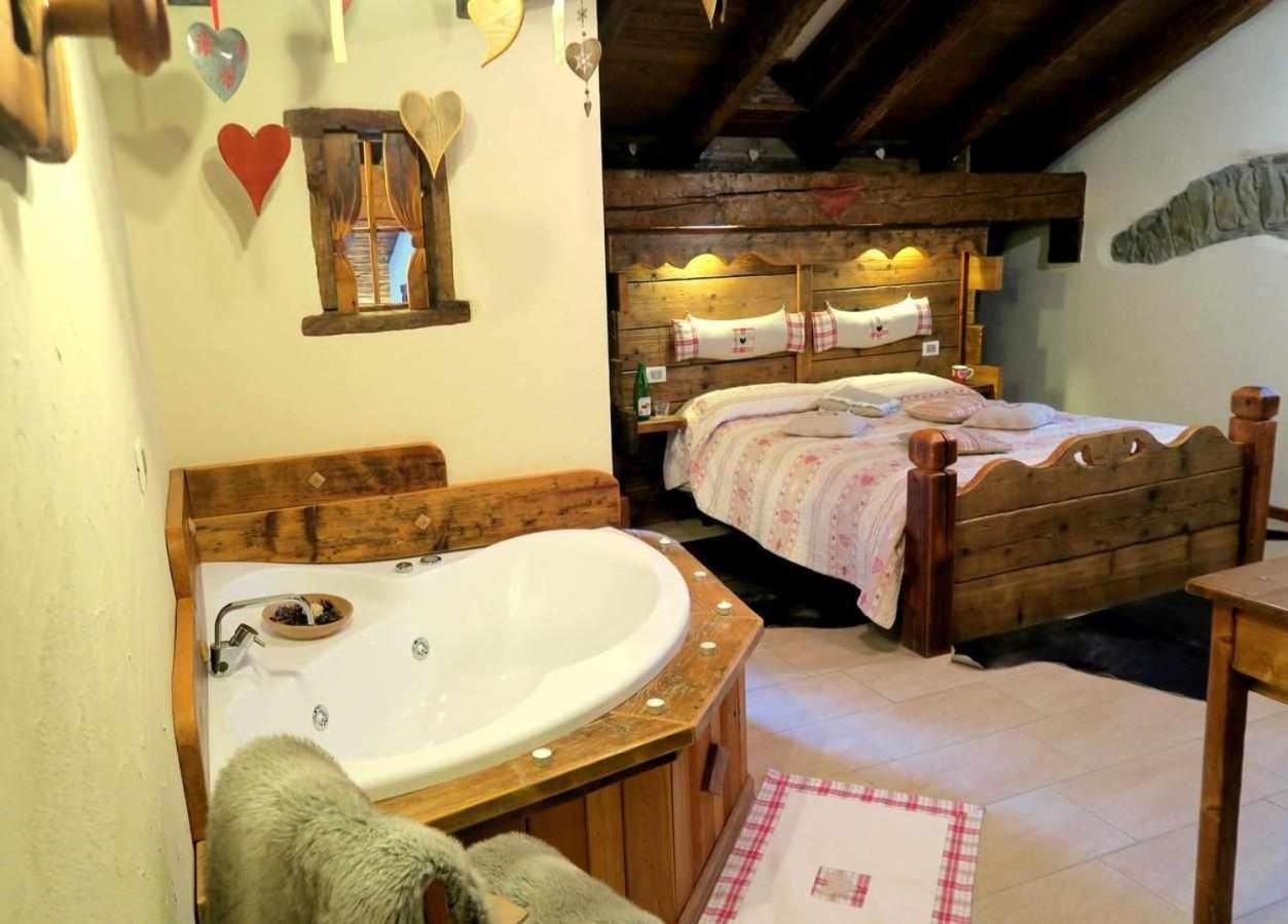 Romantica Suite Con Vasca Idromassaggio Aosta Eksteriør billede